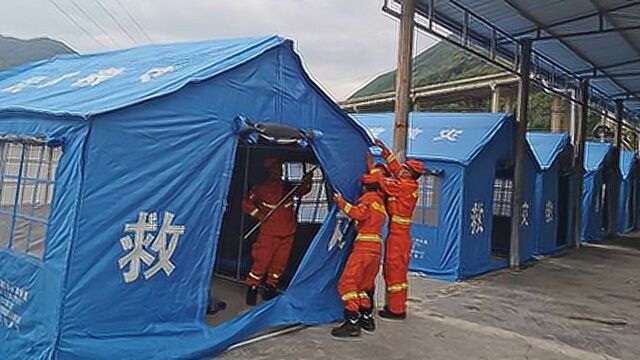 四川冕宁特大暴雨|临时安置点搭建50多顶帐篷