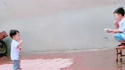 周公解梦探秘，梦见自己打未穿鞋的弟弟——寓意与解析