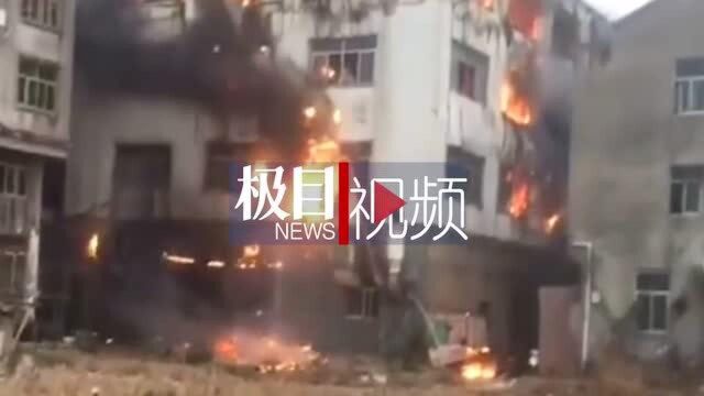 浙江温岭一企业厂房起火,厂房被毁无人员伤亡