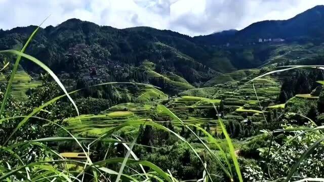 贵州秀丽的山川大地,风景特别漂亮,真是人间仙境