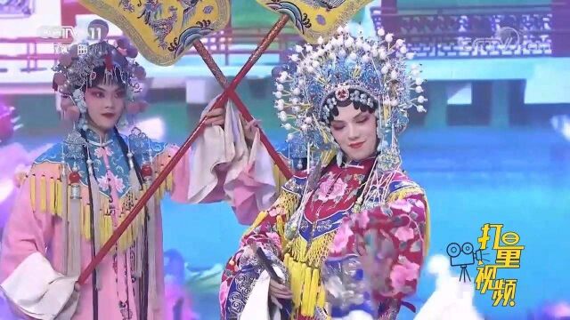 古丽夏提演绎京剧《贵妃醉酒》,两周速成太棒了