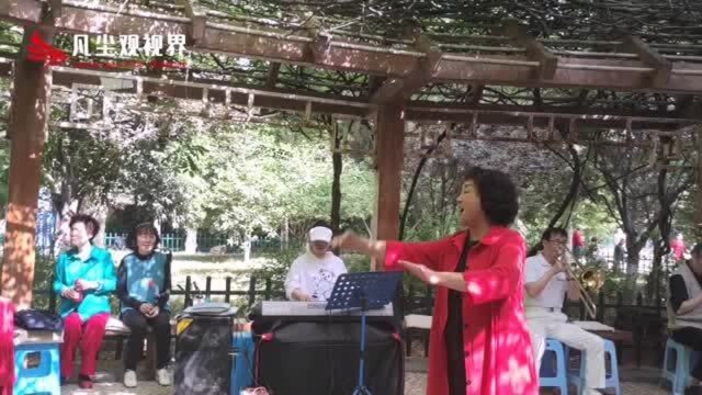 西安兴庆宫艺术合唱团演绎的歌曲《老师我想你》,好棒!