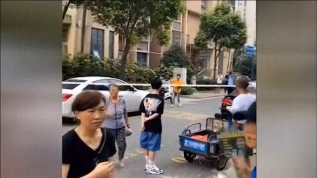 父亲下楼办事,3岁女童坠楼身亡,父亲悔痛:亲眼看着女儿摔下