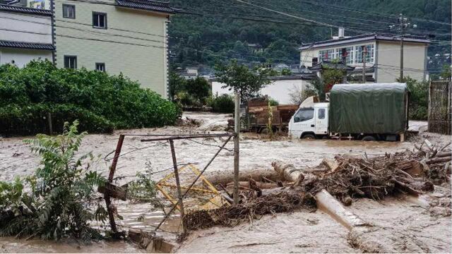 突发!大理州洱源县发生泥石流,多条道路中断…