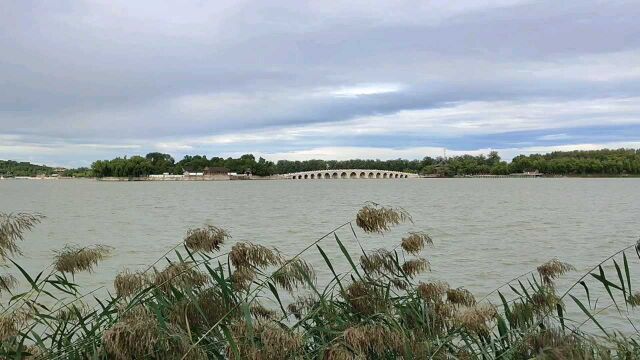 颐和园西堤美不胜收.人在画中游流连忘返,夕阳无限好,