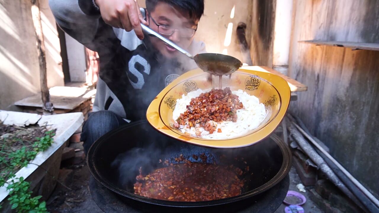 千里送食材,我拿它做一顿面条大餐,这样的东北美食,太爱了