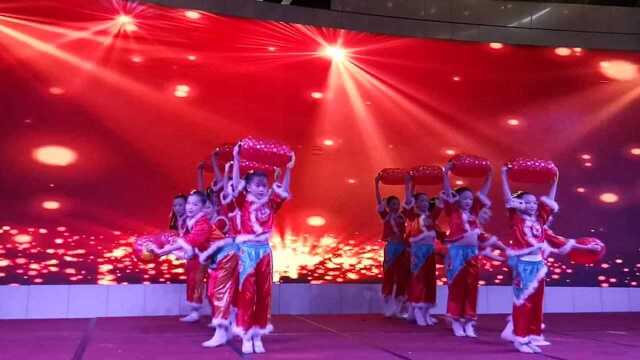 中国南安市2018年新春团拜会文艺演出 开场舞《点灯红【泉州市艺如文化传媒有限公司】