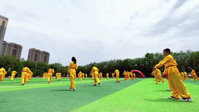 2022新疆网络文化节丨吐鲁番市第五届校园文化艺术节第一篇章《阳光下多彩校园》