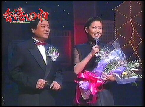 纪念香港回归25周年,仿佛在昨天,青春美少女队第一次到香港就是1997年7月1日参加香港回归直播晚会,演唱[青春鸟]