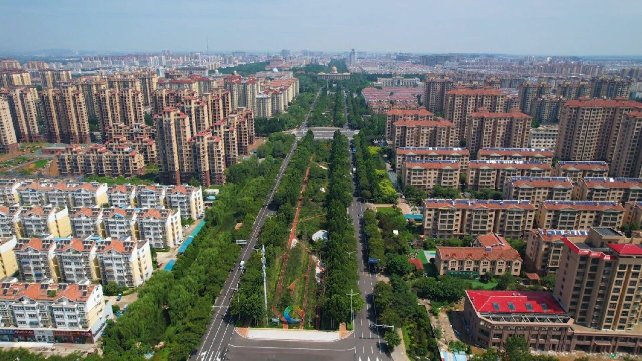 鹤壁市华夏南路又称樱花大道(闽江路段)美丽街景