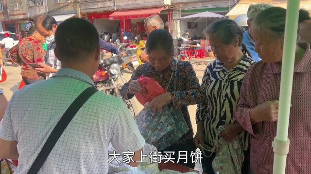 又是一年团圆日,农村集市充满人间烟火味,祝大家圆圆满满