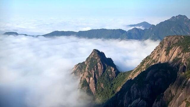 李白说:黄山四千仞,三十二莲峰.