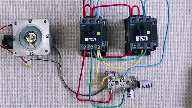 单相双电容电机正反转主线路接线方法#零基础学电工 #双电容电机接线 #电工知识