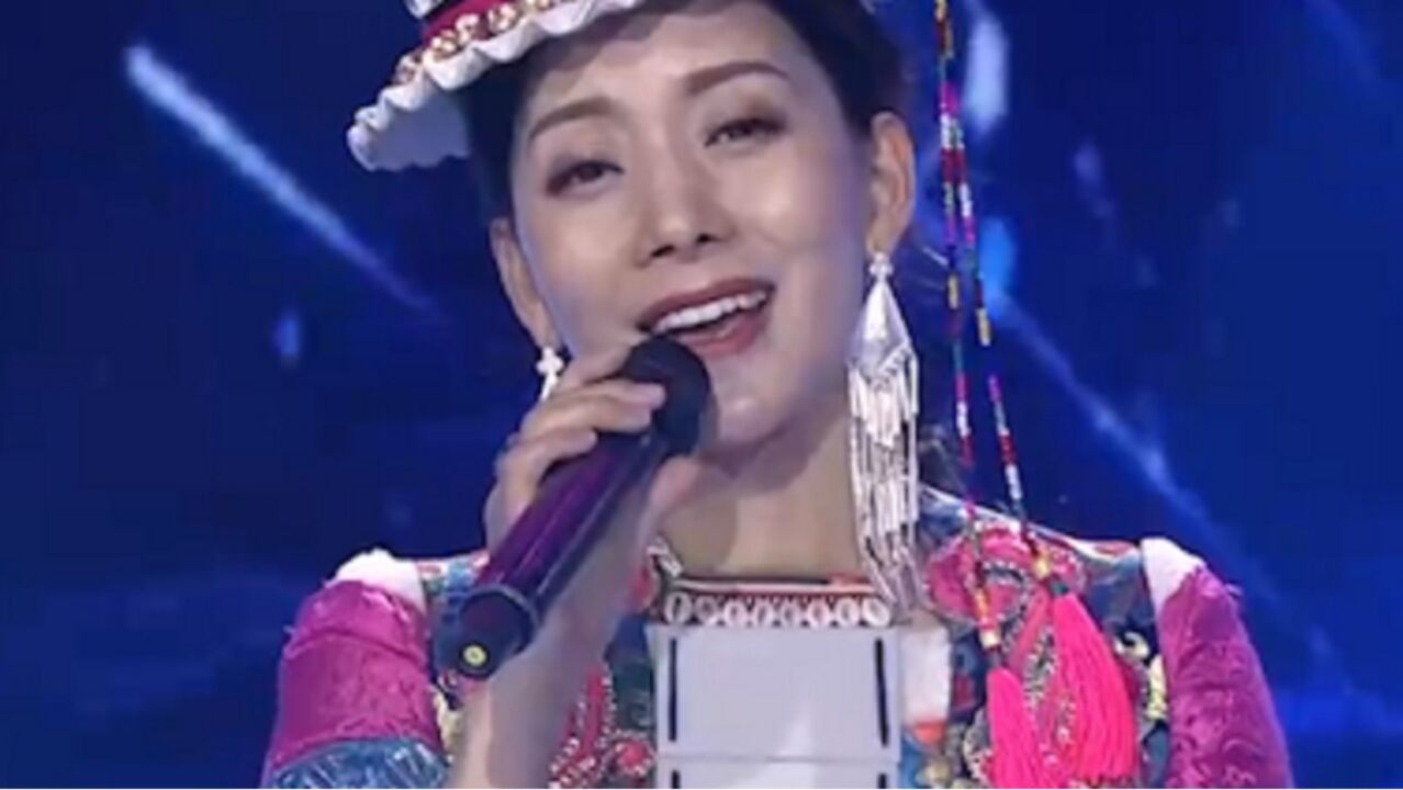 达娃卓玛演唱《白马寨有我美丽的姑娘》,迷人歌声太抓耳,一听就爱上