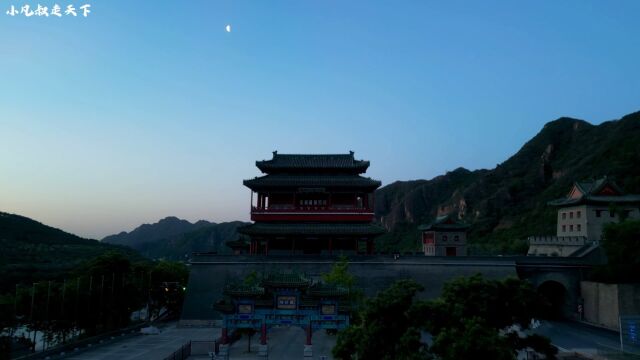 城墙护我河山 明月思我家乡蹲一蹲清晨的居庸关 感慨万千