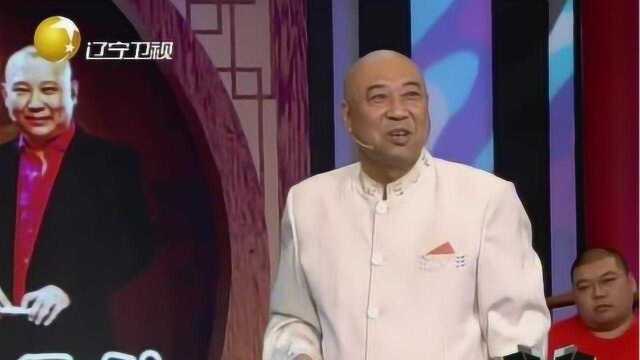 这种表演头一次见,崔继昌表演山东快书,竟然还在节目里留问题,让观众们猜测