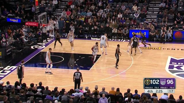 一己之力奠定胜局 穆雷抢断反击上篮纵贯全场