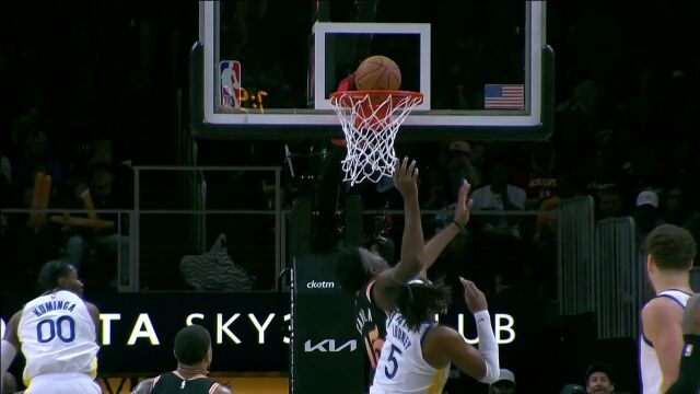 实战秀花活 特雷杨花式运球助攻卡佩拉空接打进