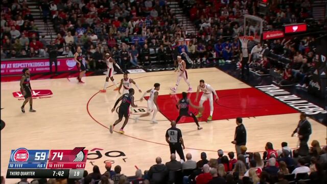 这是碰上硬茬了！格兰特外线高难度出手打成3+1