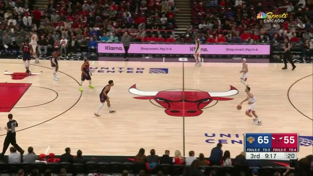 NBA常规赛：尼克斯vs公牛第3节 英文解说回放