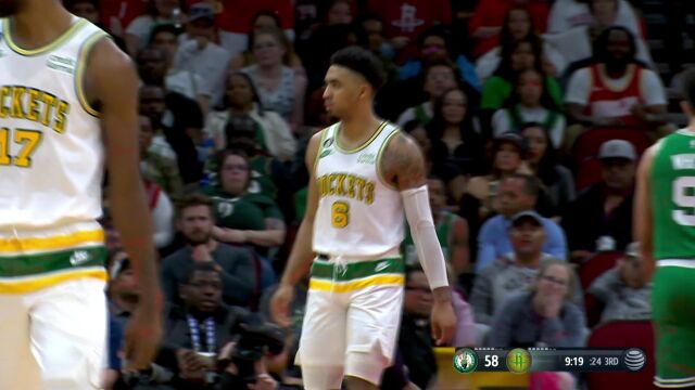 火箭比赛每次保留节目！小肯扬-马丁脚踏祥云左手灌筐