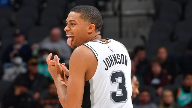 凯尔登vs奇才集锦 依旧稳定发力 砍下全场最高26分