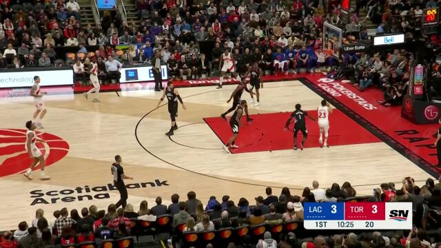 乔治开局三分抬手就有 范弗利特碾压突破连续碾过雷吉