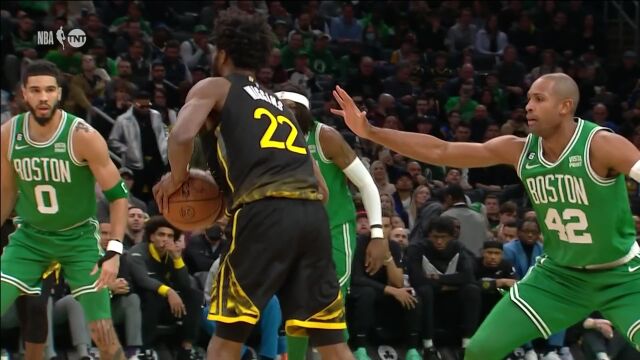 抢断反击一气呵成 塔图姆信马由缰反击暴扣