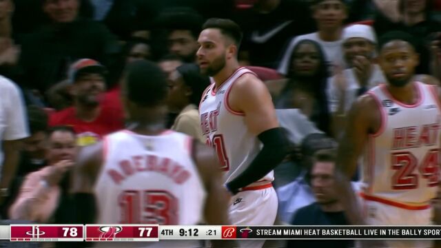 犯规也得给你拦下来！斯特鲁斯千里奔袭飞身将扣篮拒绝