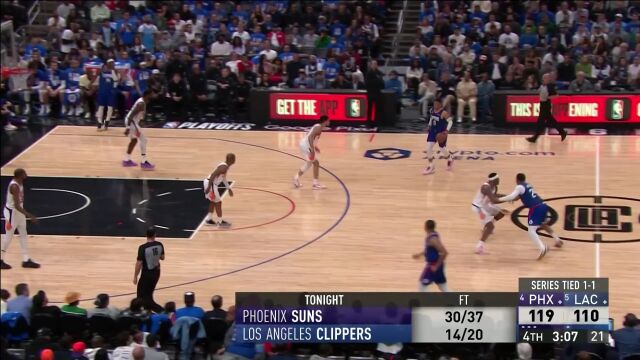 没有束手就擒 威少转身背打强吃布克