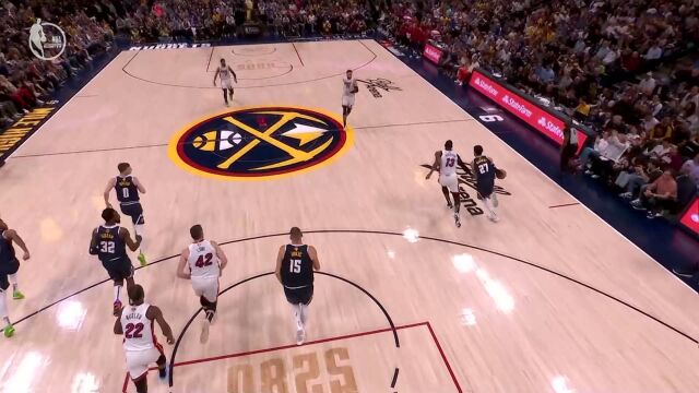 水阀一开势不可挡！ 穆雷漂移横传助攻布劳恩飞天暴扣炸筐