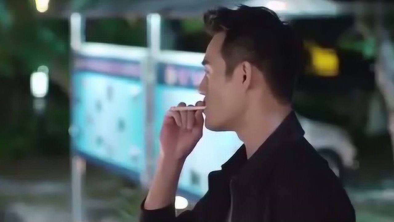 如果蜗牛有爱情季白告诉许诩以后点烟的专权就交给她了