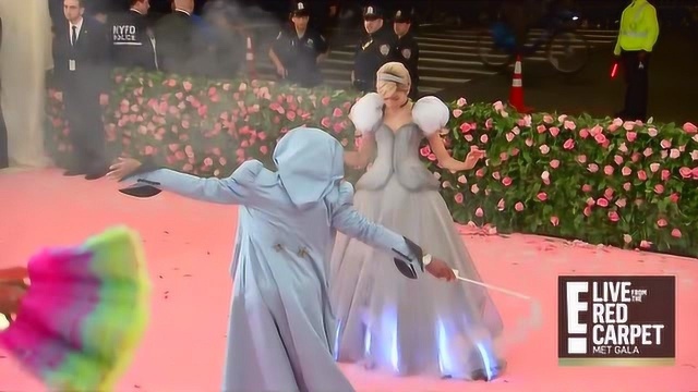 Zendaya出席2019 Met Gala,化身灰姑娘现场“施魔法”