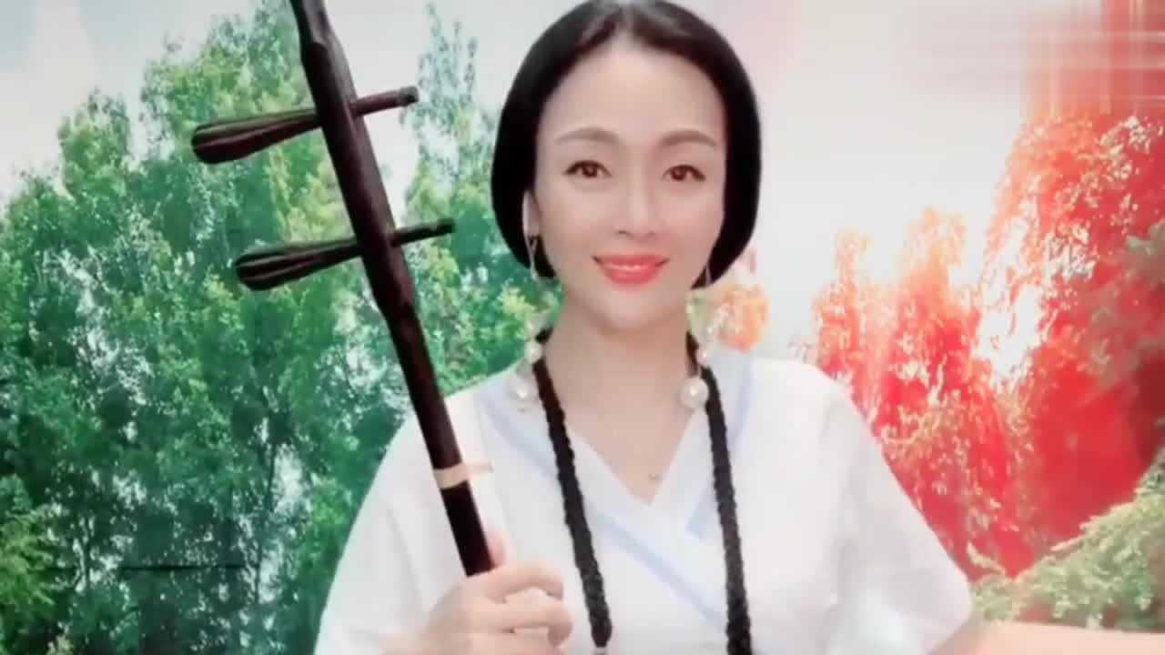 美女二胡独奏《牧羊曲,别有一番风味,十分美妙动听