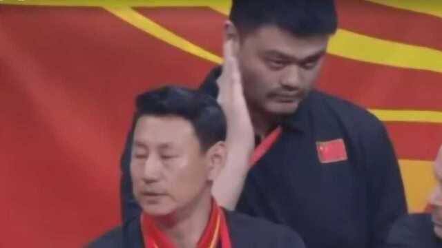 为何李楠能担任中国篮球队教练?姚明一语道破,网友:一针见血