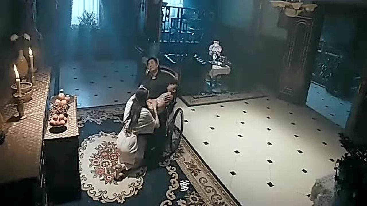 亲人被坏人暗杀不料美女一怒之下变成妖人直接秒杀坏人