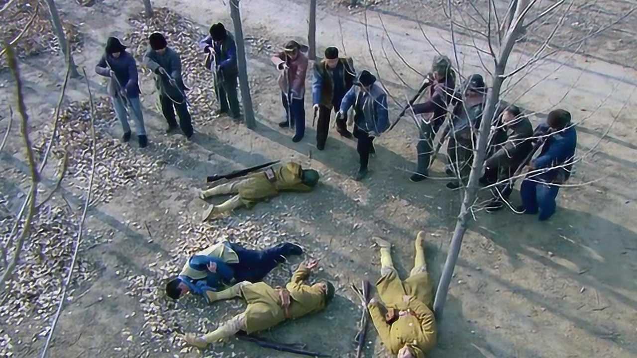 一群小鬼子追杀逃跑的战俘,关键时刻被土匪偷袭,全被干掉