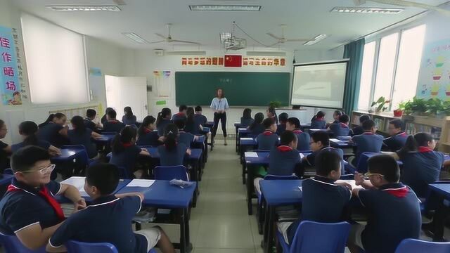 外国语小学ⷨﭦ–‡ⷮŠ雷琪《私人定制毕业赠言》