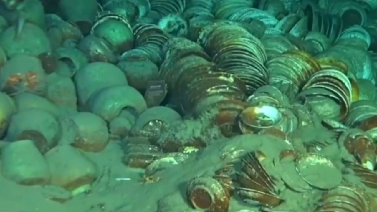 南海一沉船遗址发现超10万件文物 沉海500年珐华器惊艳天下