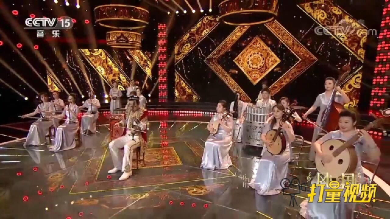 一曲《吾夏克木卡姆》,阿地力ⷩ˜🤸力孜倾情演奏,赞