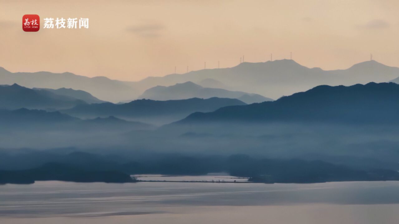 重峦叠嶂!六安万佛湖山水神还原千里江山图