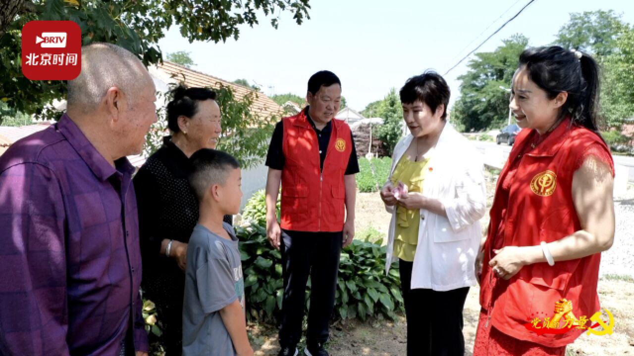 中学女教师20余年如一日资助百余名学生:你们只管好好学习,放心有阿姨在!