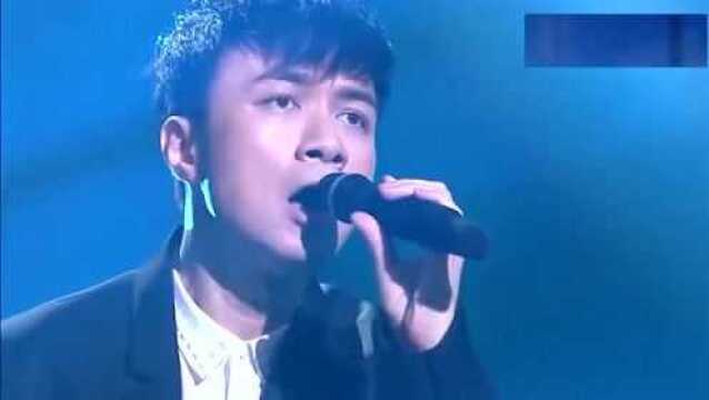 古巨基演唱经典金曲《心跳回忆》,一唱完观众掌声雷动