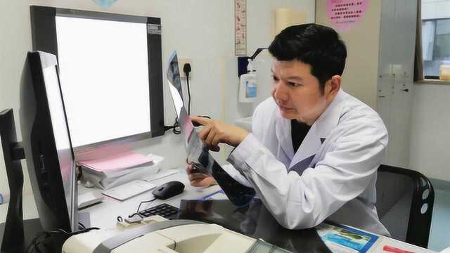 44岁“护菊使者”十年保住700人菊花:希望死后坟头插满菊花