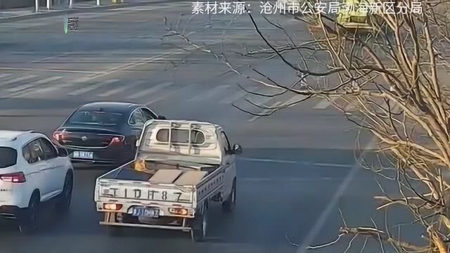 车窗扔烟头点着自己车