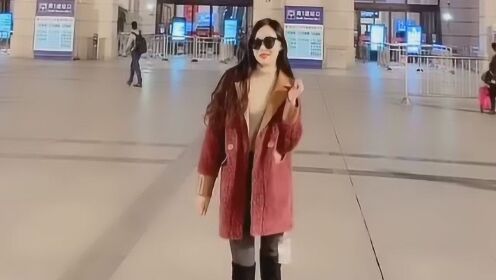 有句话这样说的，女人不疯难以成功女人不拽容易被甩，这句话你们说对吗！