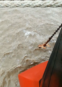 这就是所谓的抛锚，这个作用相当于刹车理解也行