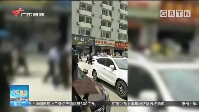 疑因情感纠纷,广州增城一女子当街被捅身亡,现场血迹斑斑