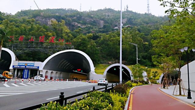 珠海网红打卡新地标,国内最长的慢行景观隧道,巨影投屏十分惊艳