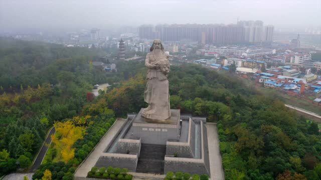 无人机航拍神农氏“炎帝”雕像,传承华夏几千年文明,影响至今